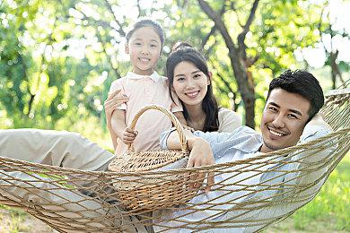 互动解谜游戏《说书人》上线Steam 明年3月发售